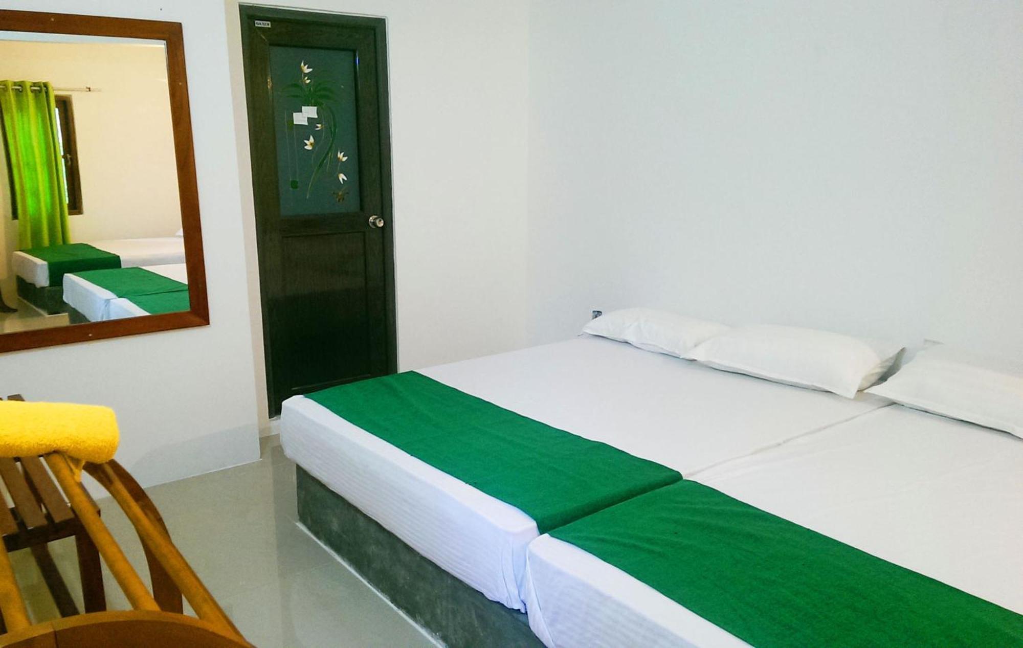 Pelican View Cottages Катарагама Екстериор снимка