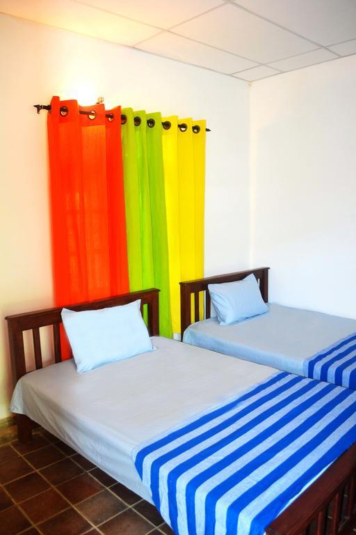 Pelican View Cottages Катарагама Екстериор снимка