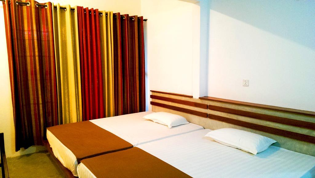 Pelican View Cottages Катарагама Екстериор снимка