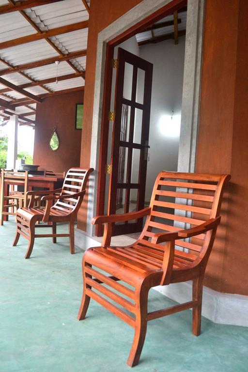 Pelican View Cottages Катарагама Екстериор снимка